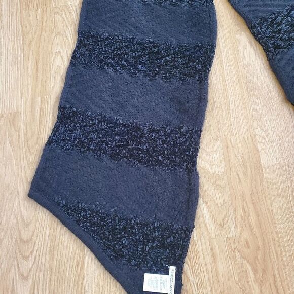 Rebecca Minkoff Block Yarn Muffler Scarf - Picture 10 of 12